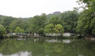 做一份详细的旅游攻略